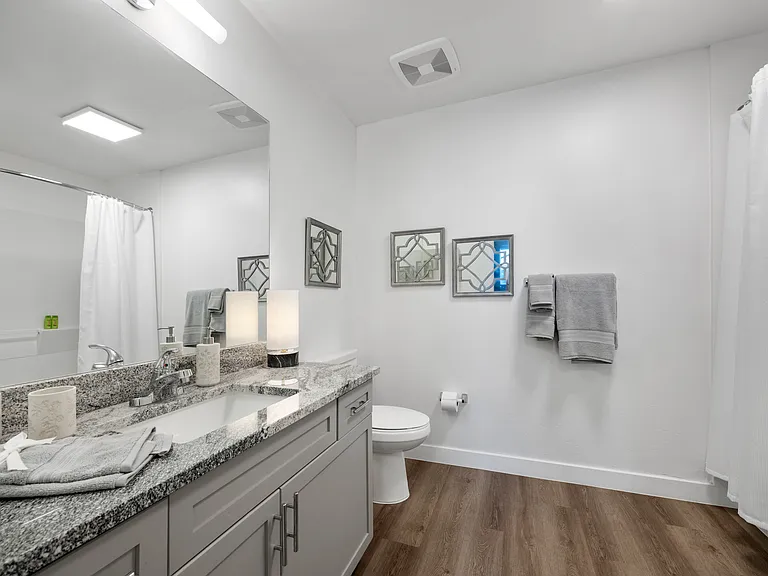 Granite Mountain Apartments — Photo 31