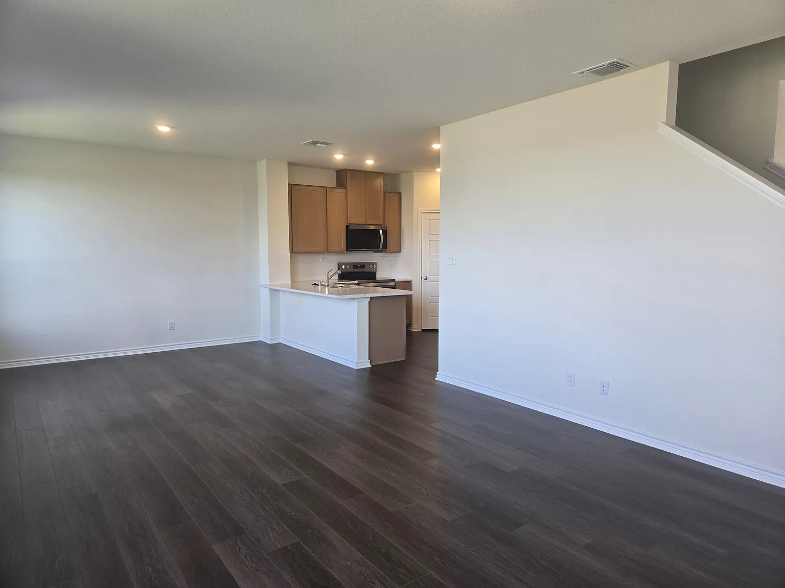 3 bed, 1780 sqft, $2,150 — Photo 3