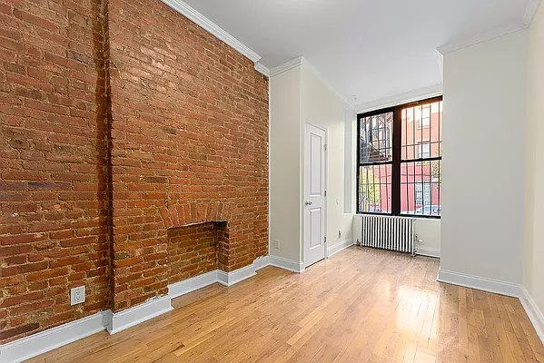 Rented by A&E Real Estate Management | media 12