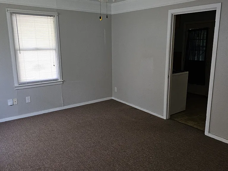 2215 Avenue D — Photo 7