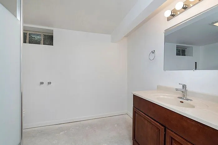 5875 N Keystone Ave — Photo 24