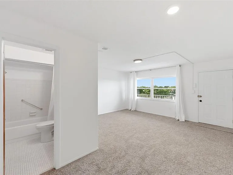 5060 76th Ave N #409 — Photo 10