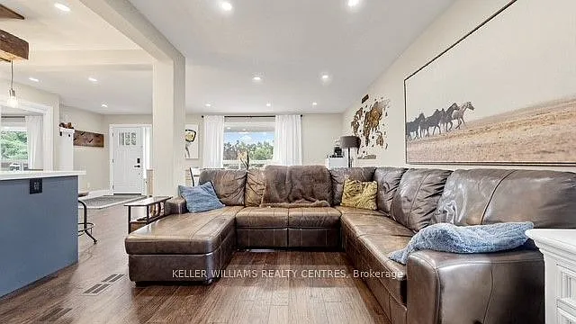29 Bronte Cres #UPPER — Photo 16