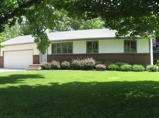 3502 N Lakeview Rd, Hutchinson, KS 67502