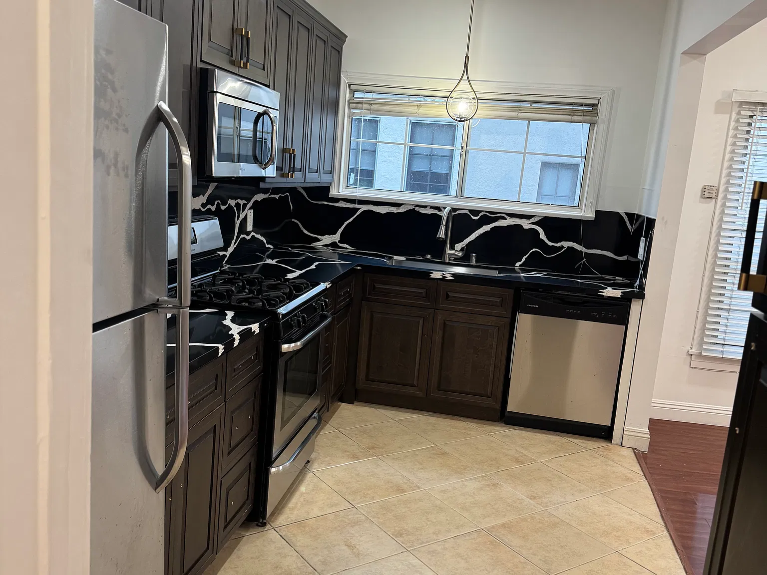 2 bed, 1300 sqft, $3,699 — Photo 3