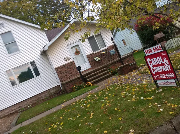 106 Vine St, Pana, IL 62557