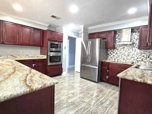 1319 Ashbourne Dr, Baton Rouge, LA 70815