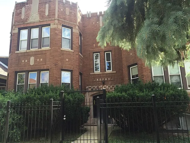 2 bed, 1100 sqft, $1,600 — Photo 1