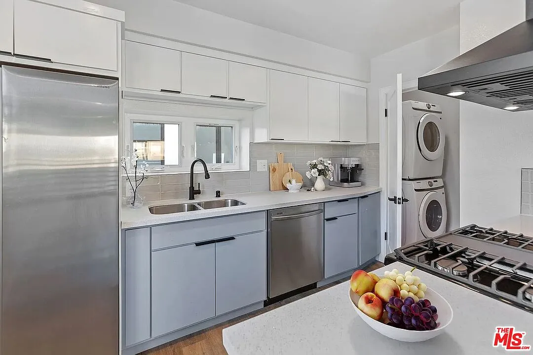 3 bed, 3.5 bath, 1450 sqft, $3,587 — Photo 1
