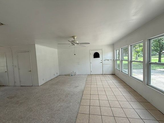 3rd image of 131 SE 7th St