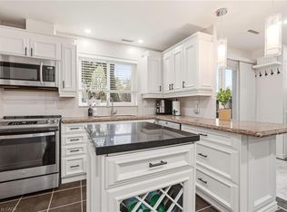 2001 Bonnymede Dr Unit 157, Mississauga, ON L5J 4H8