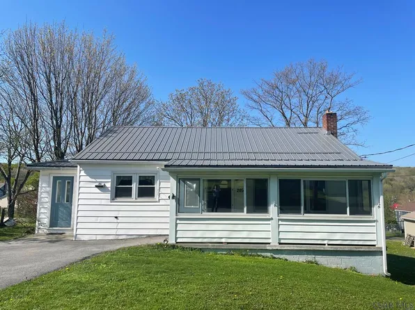 205 Coulter St, Dunlo, PA 15930