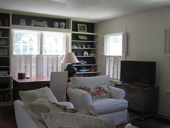 2nd image of 2323 Niles Ave