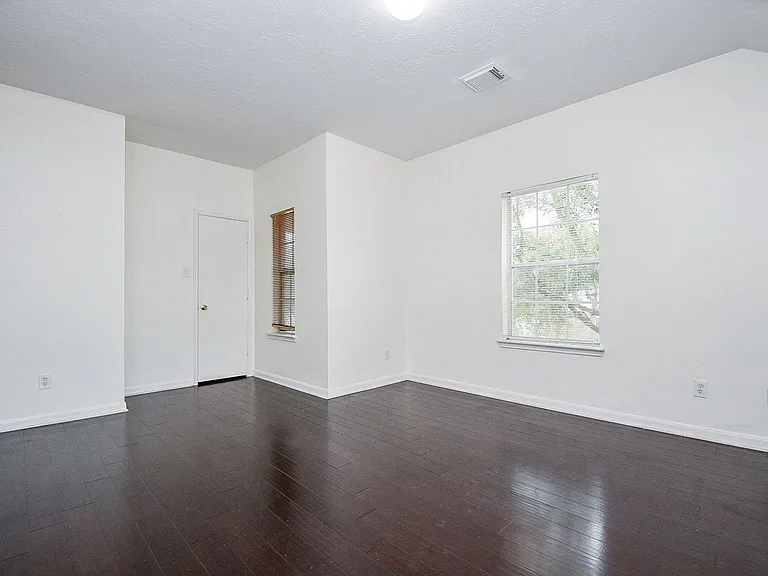 9641 Weldridge Dr — Photo 29