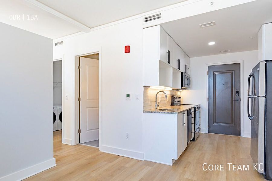 1st image of 917 McGee St #526