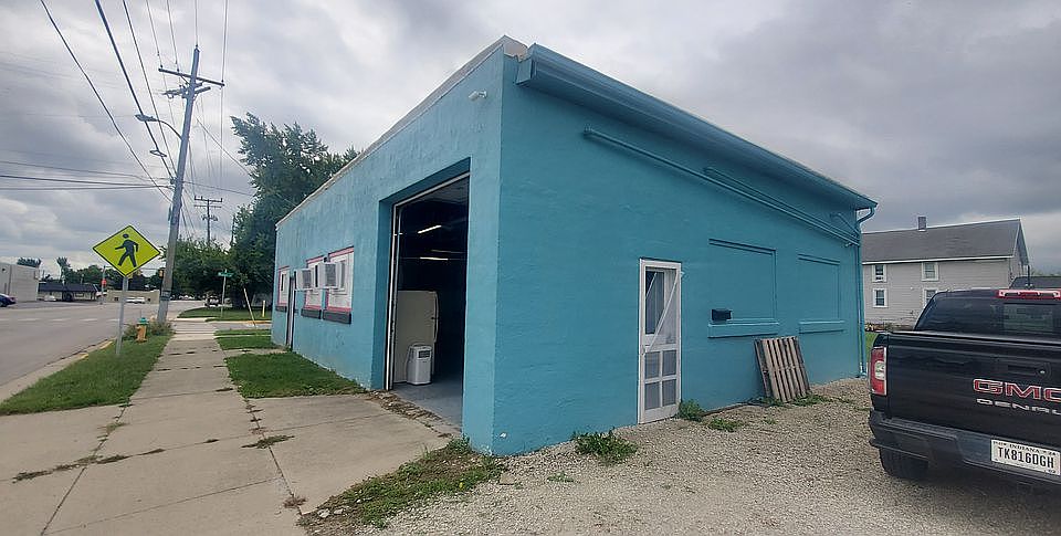 1st image of 300 N Briant St