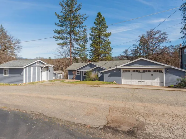 30 Paulsen St, Weaverville, CA 96093