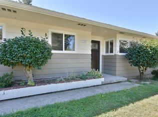 1081 NE Hefley St, Grants Pass, OR 97526