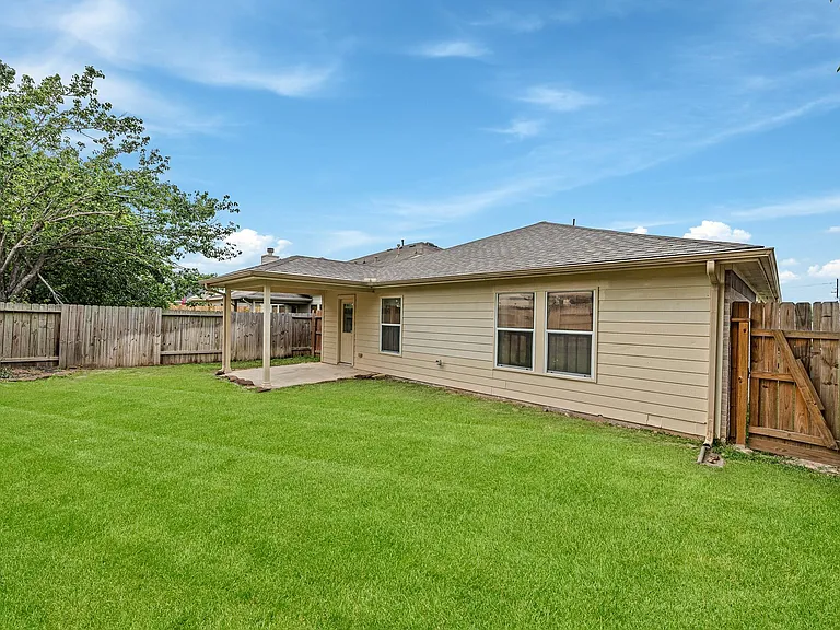 22327 Albee Dr — Photo 27