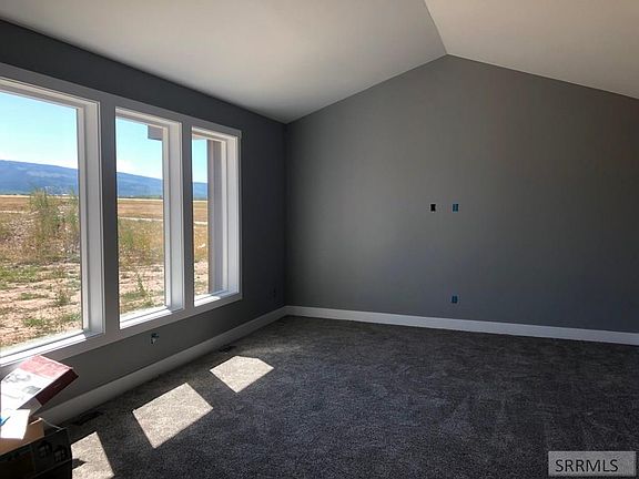 3rd image of 2732 Iron Wood Dr
