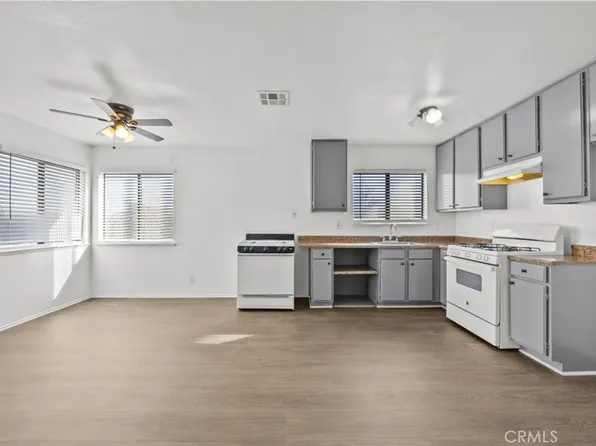 38501 Larkin Ave APT 4, Palmdale, CA 93550