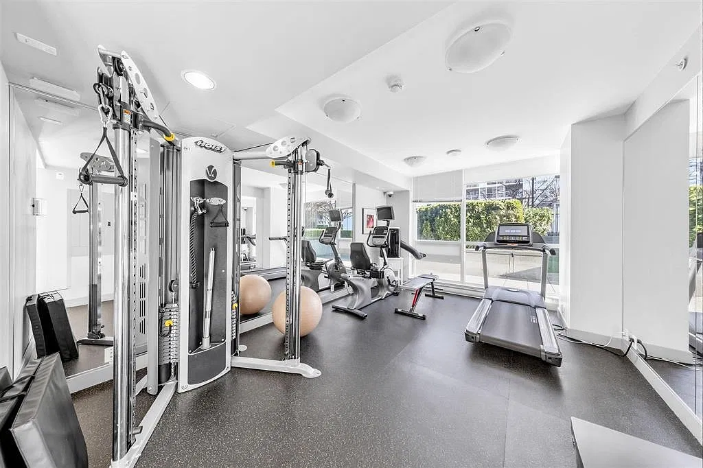 2 bed, 837 sqft, $2,700 — Photo 3