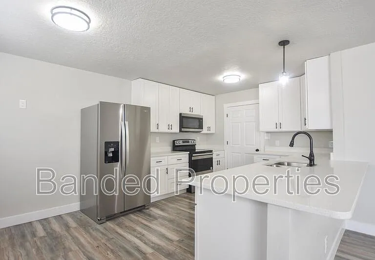 5155 S 4660 W — Photo 5