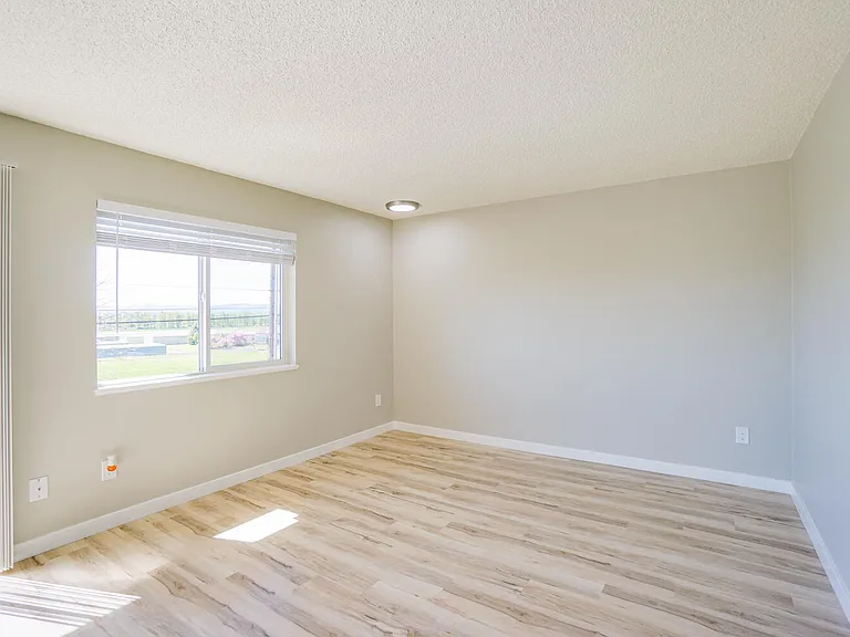 2100-2106 E 5th St #2102 — Photo 24