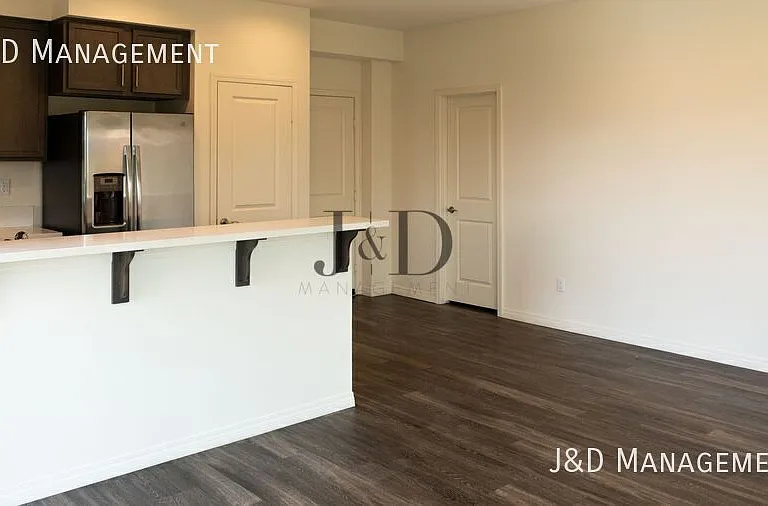 8137 Cascio Ct #102 — Photo 2