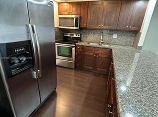 500 Three Islands Blvd APT 716, Hallandale, FL 33009