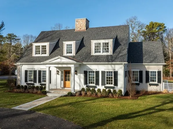 8 Nutmeg Ln, Barnstable, MA 02630