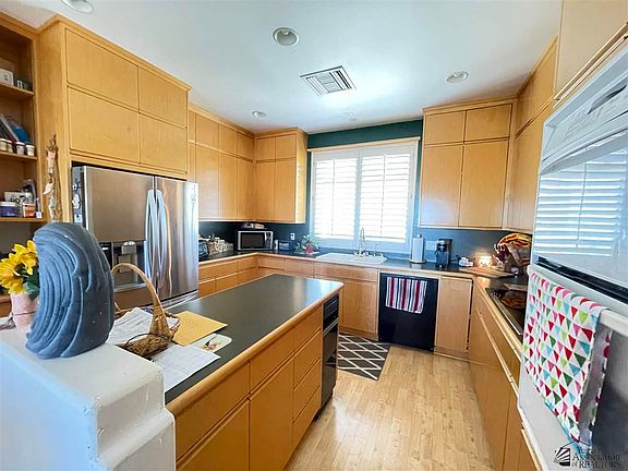 3rd image of 8584 E Antelope Dr