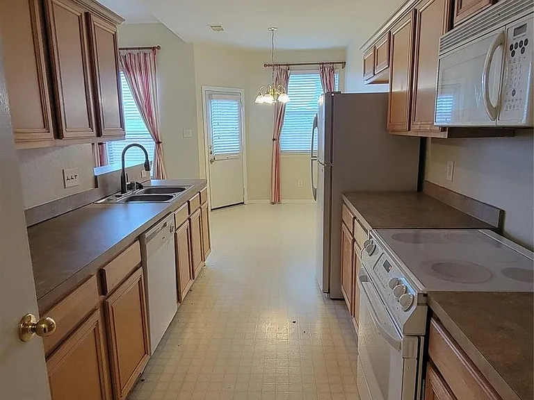13272 Skyline Dr — Photo 3