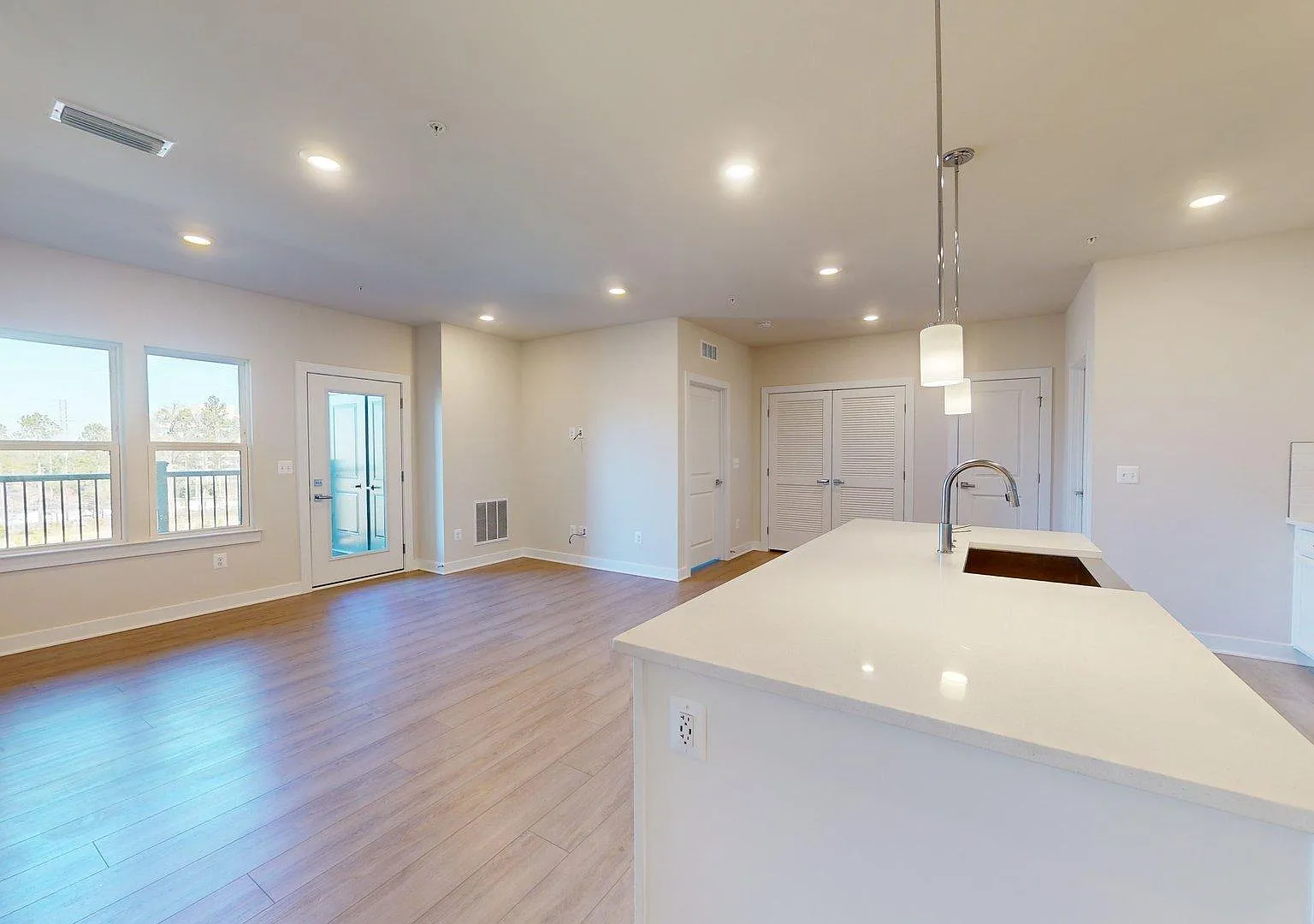 2 bed, 1162 sqft, $2,800 — Photo 1