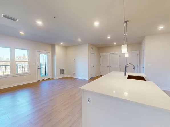 12850 Mosaic Park Way Unit 2Q, Herndon, VA 20171