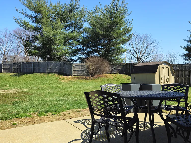 2225 Crossing Point — Photo 2