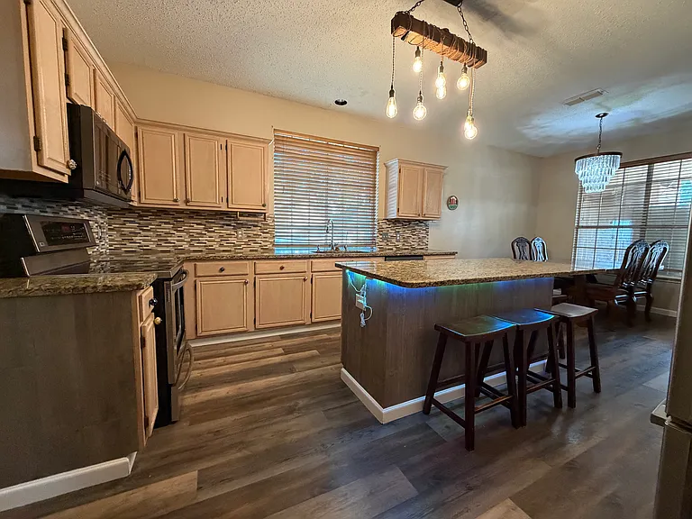 4610 Bay Point Dr — Photo 20