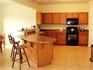 4th image of 1488 Crescent Dr