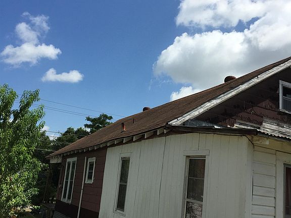 4th image of 1204 E Alamo St