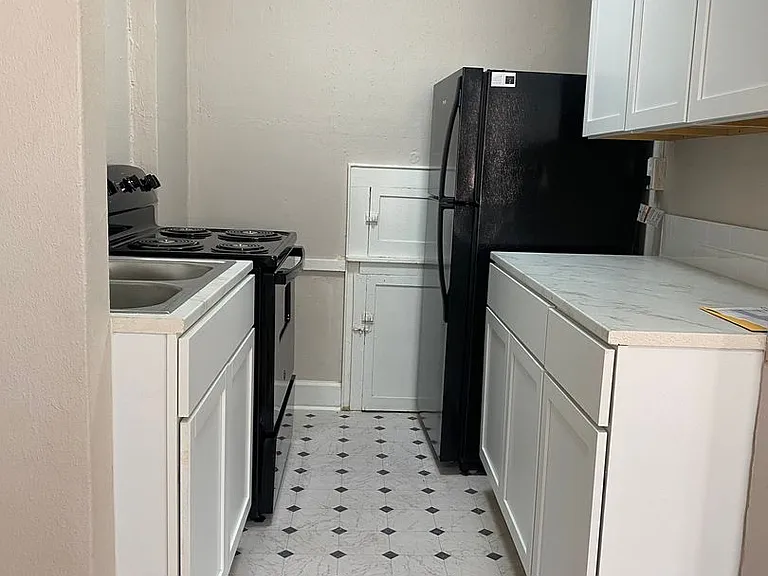 2501 E Douglas Ave — Photo 24