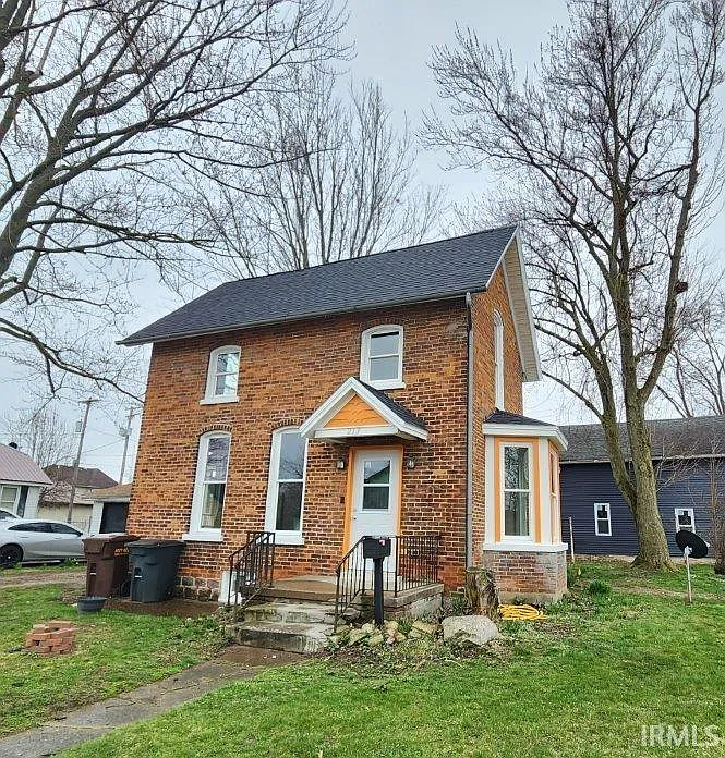 213 Lincolnway W photo 1