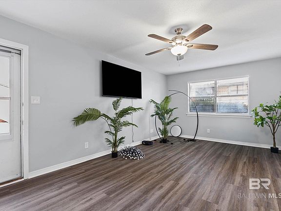 3rd image of 500 Grant St APT D114