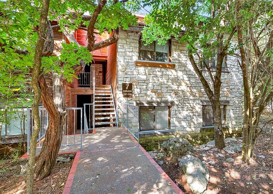 1st image of 8200 Neely Dr APT 136