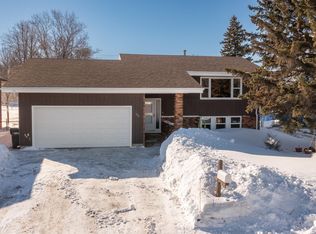 205 13th St NW, Mandan, ND 58554