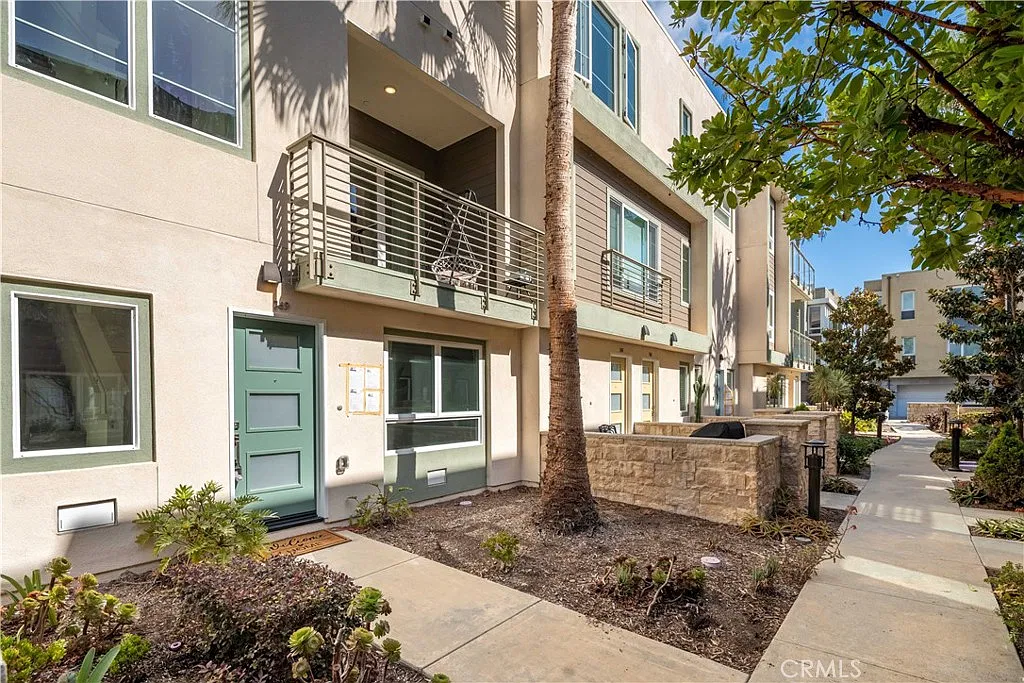 2 bed, 2.5 bath, 1506 sqft, $4,800 — Photo 1