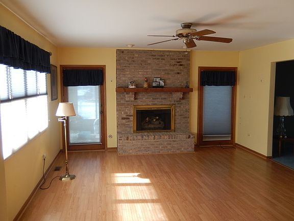 3rd image of 10800 S Long Ave