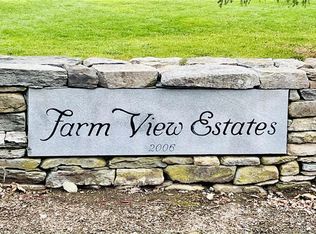 26 Farm View Dr, Norwich, CT 06360