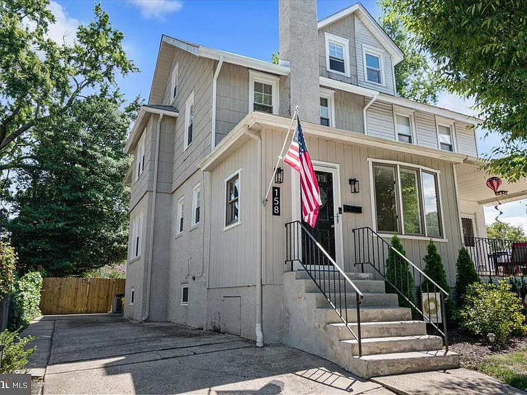 158 Lafayette Rd — Photo 4