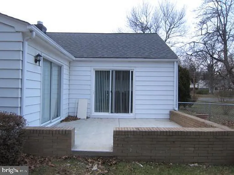 2131 Pimmit Dr — Photo 14