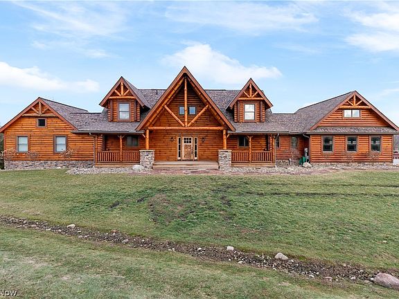 2nd image of 2833 Harpster Rd